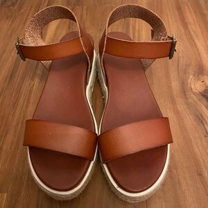 Mia Women’s Brown Leather Ankle-Strap Platform Sandals